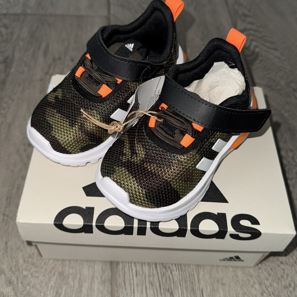 Adidas Racer TR23 shoe toddler size 5k